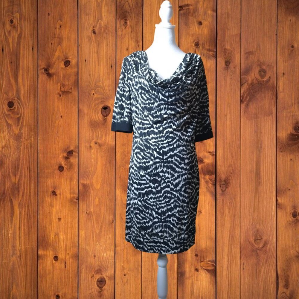 Trina Turk Size 8 Geometric Cowl Neck Short Sleeve Dress Silk Blend NEW